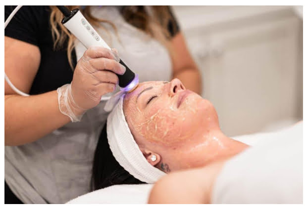 Diamonds Beauty uit Rotterdam verzorgt de volgende beauty behandleingen: ontharen, microneedling & gezichtsbehandelingen. Tot ziens in onze beauty salon!